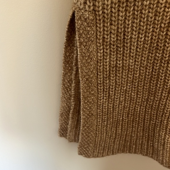 Wilfred Sweater Vest - Picture 2 of 5